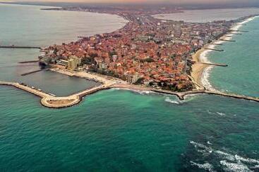 پانسیون Elite Apartments Is Located In The Old Town Of Pomorie