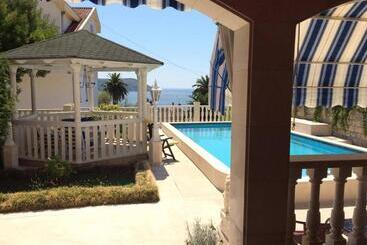 پانسیون Guest House Vila Eli