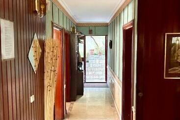 پانسیون Guest House Vila Eli