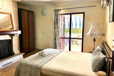 پانسیون Guest House Vila Eli