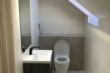 پانسیون Private Double Room With New Ensuite Shower Room