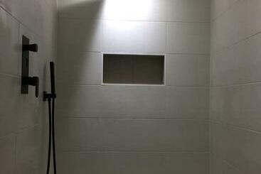 پانسیون Private Double Room With New Ensuite Shower Room