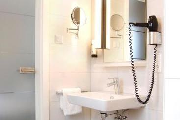 Seeger Living Premium West