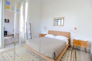 تختخواب و صبحانه Domus Aleria Deluxe Rooms