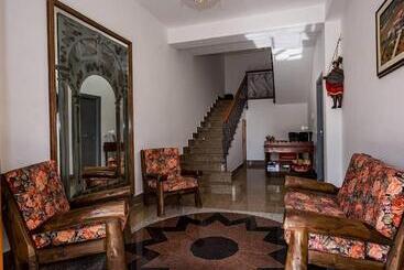 تختخواب و صبحانه Villa Michelangelo
