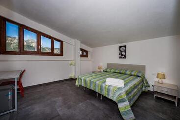 تختخواب و صبحانه Villa Michelangelo