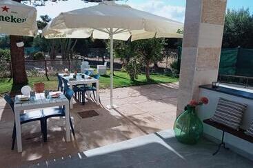 تختخواب و صبحانه Villa Michelangelo