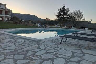 تختخواب و صبحانه Villa Michelangelo
