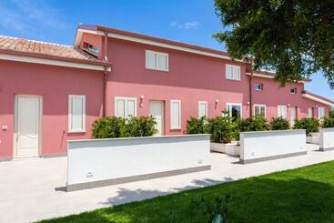 هتل Dipladenia Garden Country Resort
