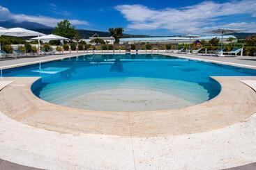 هتل Dipladenia Garden Country Resort