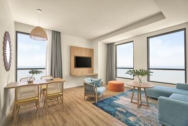 هتل Holiday Inn Resort Ho Tram Beach, An Ihg