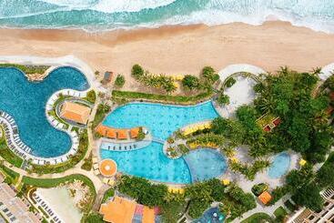 هتل Holiday Inn Resort Ho Tram Beach, An Ihg