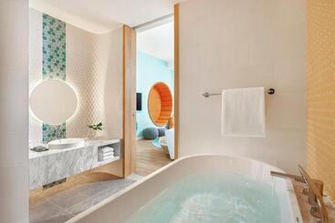 هتل Holiday Inn Resort Ho Tram Beach, An Ihg
