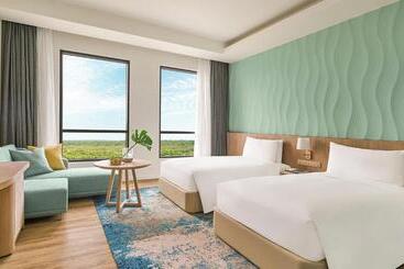 هتل Holiday Inn Resort Ho Tram Beach, An Ihg