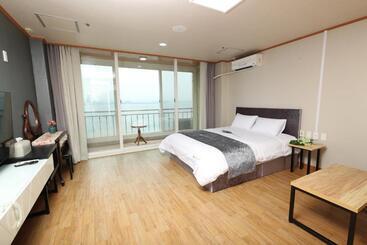 Otel Marine