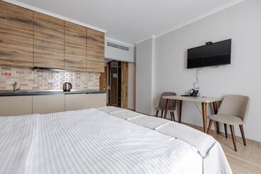 هتل Panorama Kvariati Vip