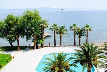 호텔 Serenita Beach