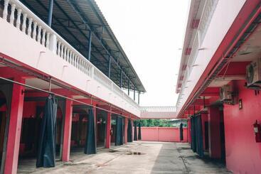 هتل โรงแรม444