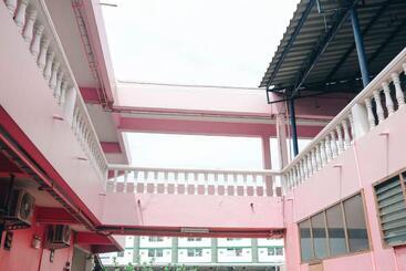 هتل โรงแรม444