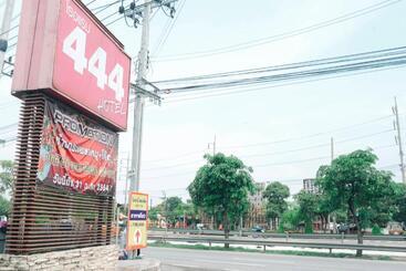 هتل โรงแรม444