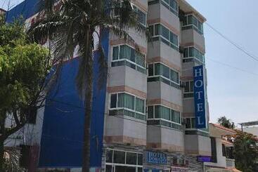 هتل Dorado A Una Calle De Playa Regatas Y El Malecon