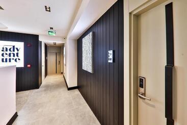 هتل Luff Suites