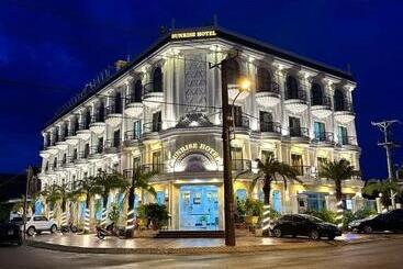 Sunrise Hotel Hà Tiên