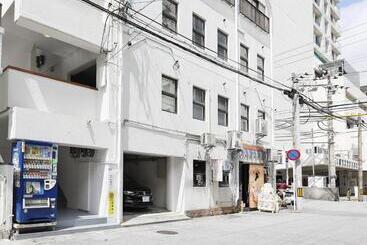 コンドミニアムharu 那覇県庁前 202