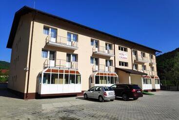 Hostel Caliman
