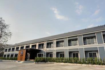 בית מלון כפרי At Tp