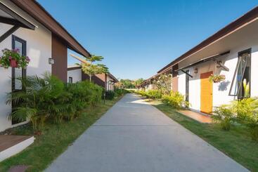 هتل Thames Tara Private Pool Villa Rawai Phuket Sha Extra Plus