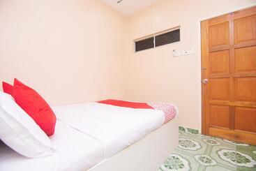 Oyo 1224 Hotel Hajah Rohayah