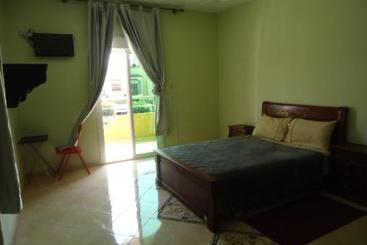 تختخواب و صبحانه Azul Palace