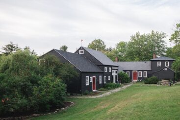 تختخواب و صبحانه The Squire Tarbox Inn
