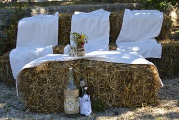 ホテル Agriturismo Centuria