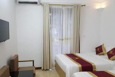 هتل Khách Sạn Cây Thông