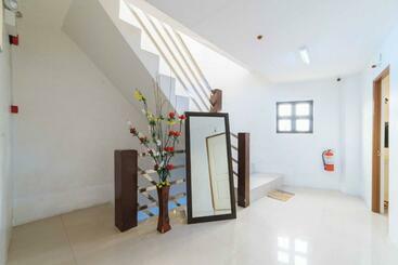 هتل Reddoorz At San Antonio Binan Laguna