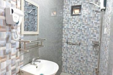 هتل Reddoorz At San Antonio Binan Laguna