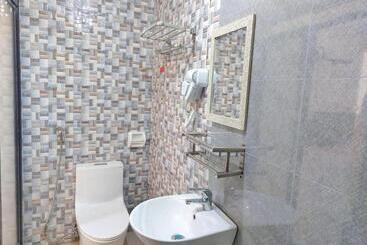 هتل Reddoorz At San Antonio Binan Laguna
