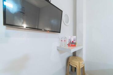 هتل Reddoorz At San Antonio Binan Laguna
