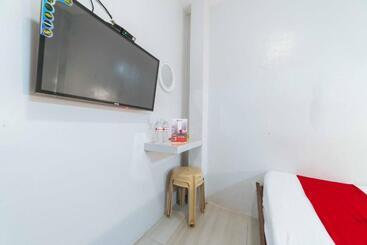 هتل Reddoorz At San Antonio Binan Laguna