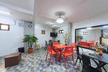 هتل Reddoorz At San Antonio Binan Laguna