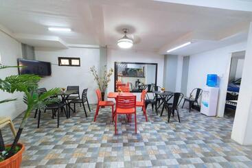 هتل Reddoorz At San Antonio Binan Laguna