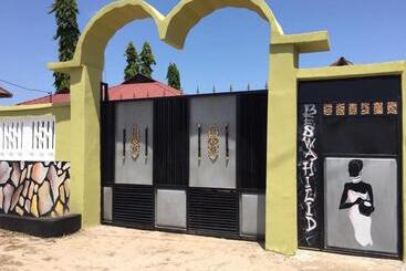 Beswahilid B & B
