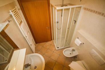 هتل Albergo Lario