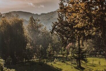هتل Lawns