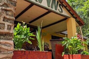 هتل Lawns