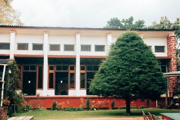 هتل Lawns