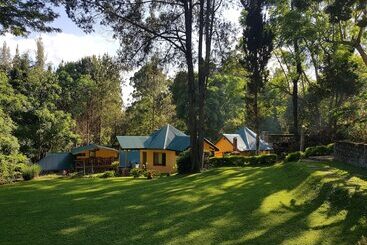 هتل Lawns