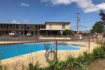 مُتل Norton Shores Inn